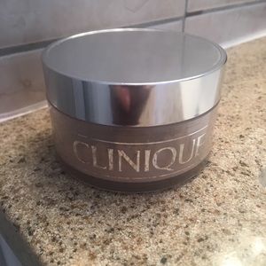Clinique translucent powder